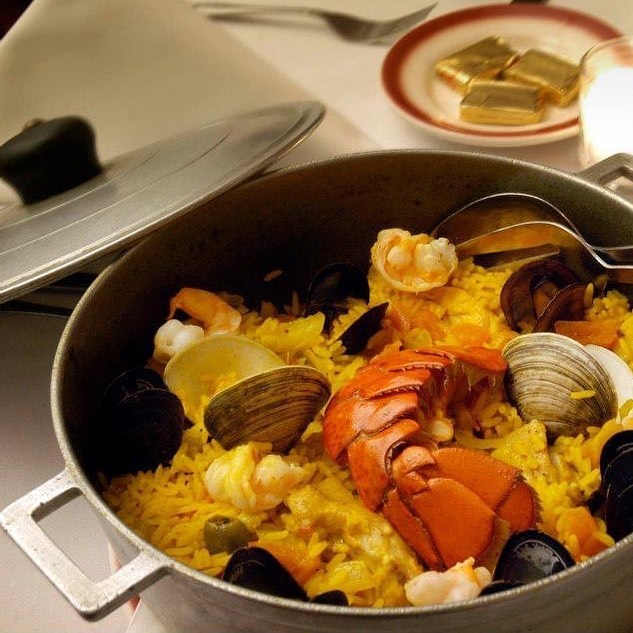 Café Riazor - Paella de la Casa 🦪🦞🍚🫒 Yellow saffron rice... | Facebook