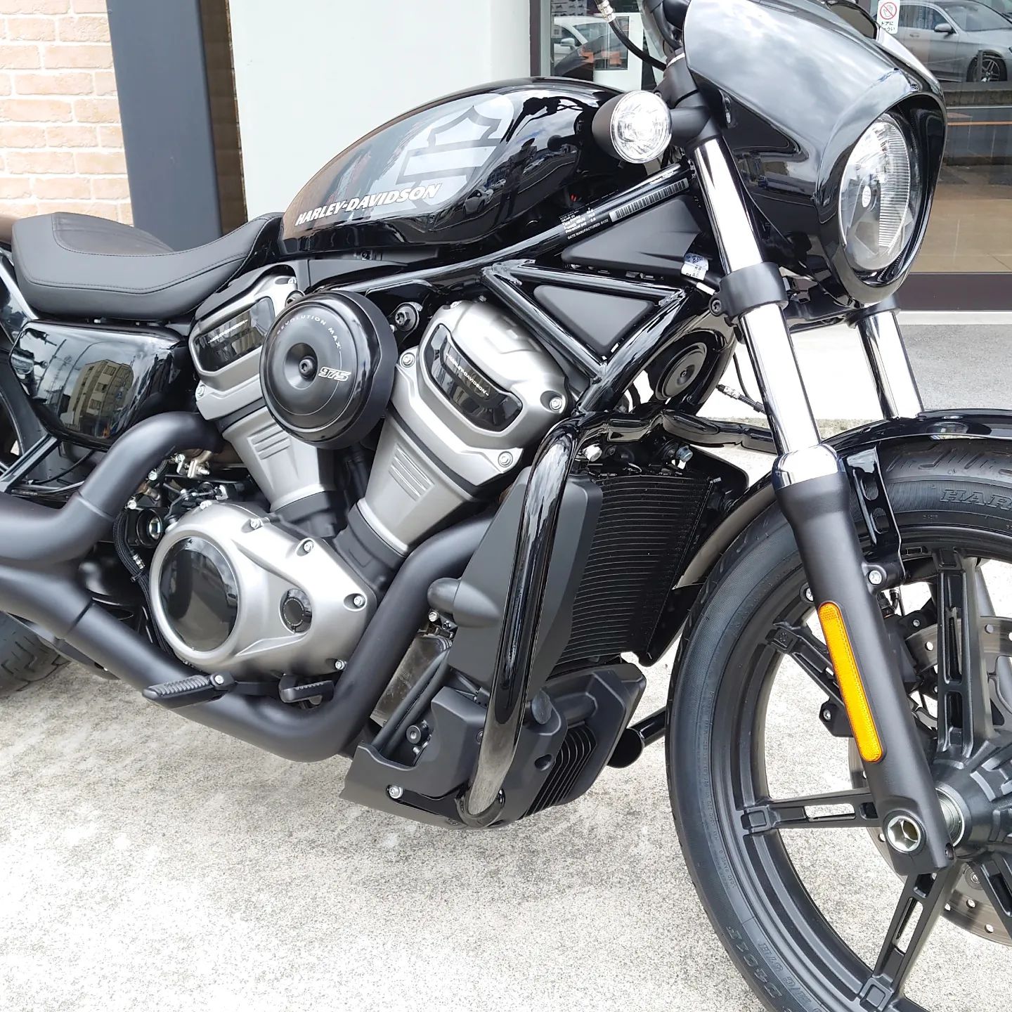 ナイトスター＆エンジンガード。 試乗車には少しでも安心して試乗して