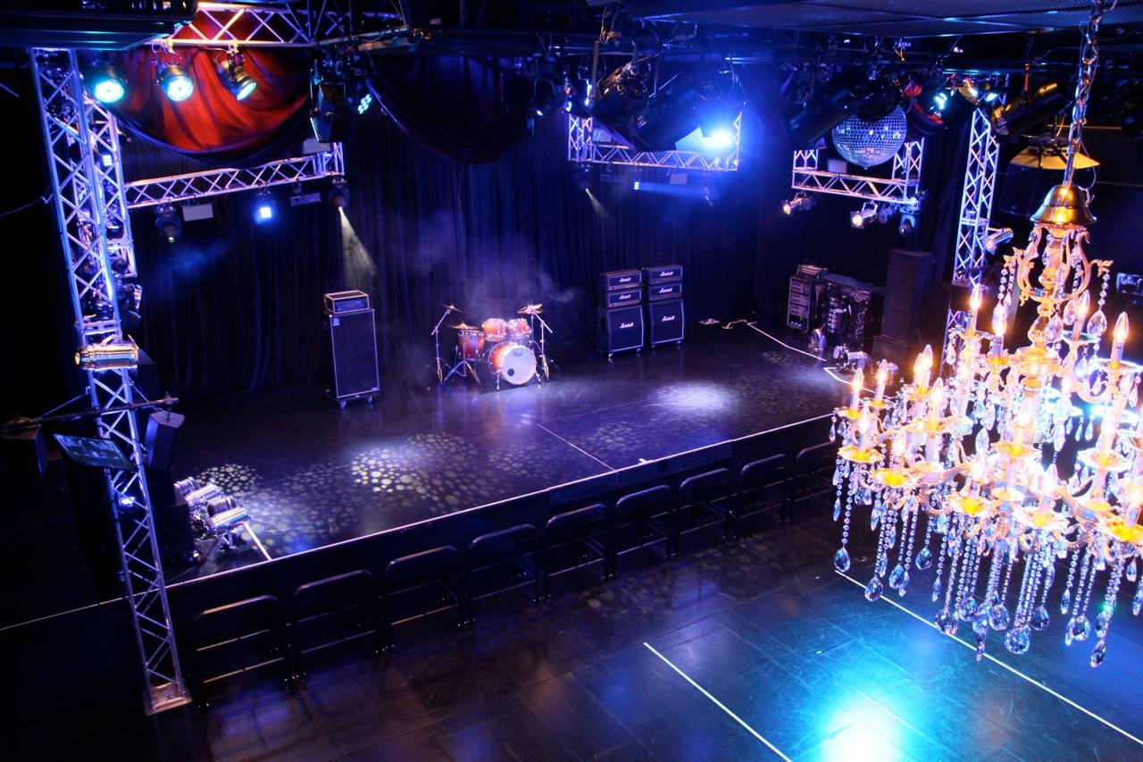 新宿 reny キャパ