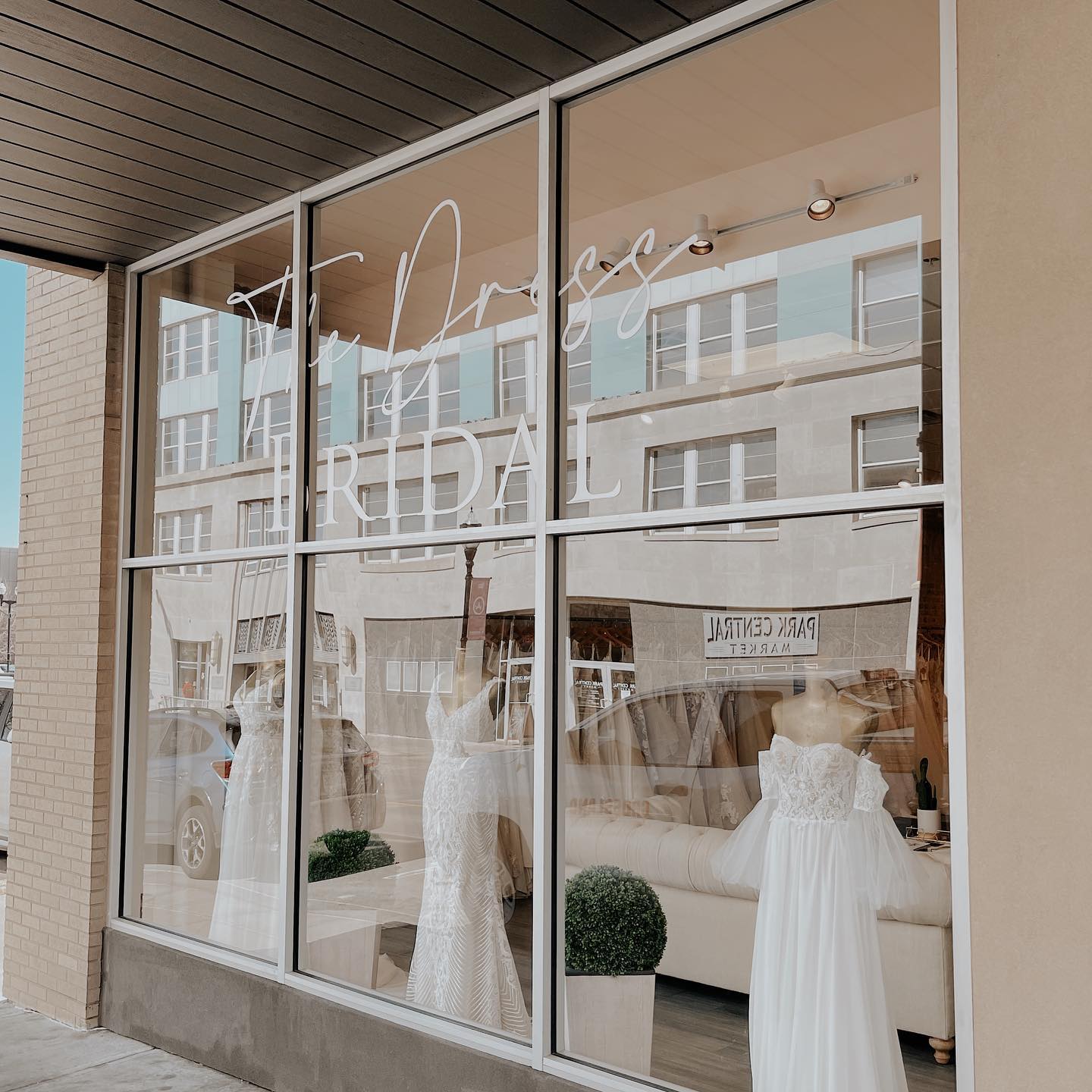 formal dress shops springfield mo Where to find simple long wedding dresses in Springfield, MO? Season_Fall 2026