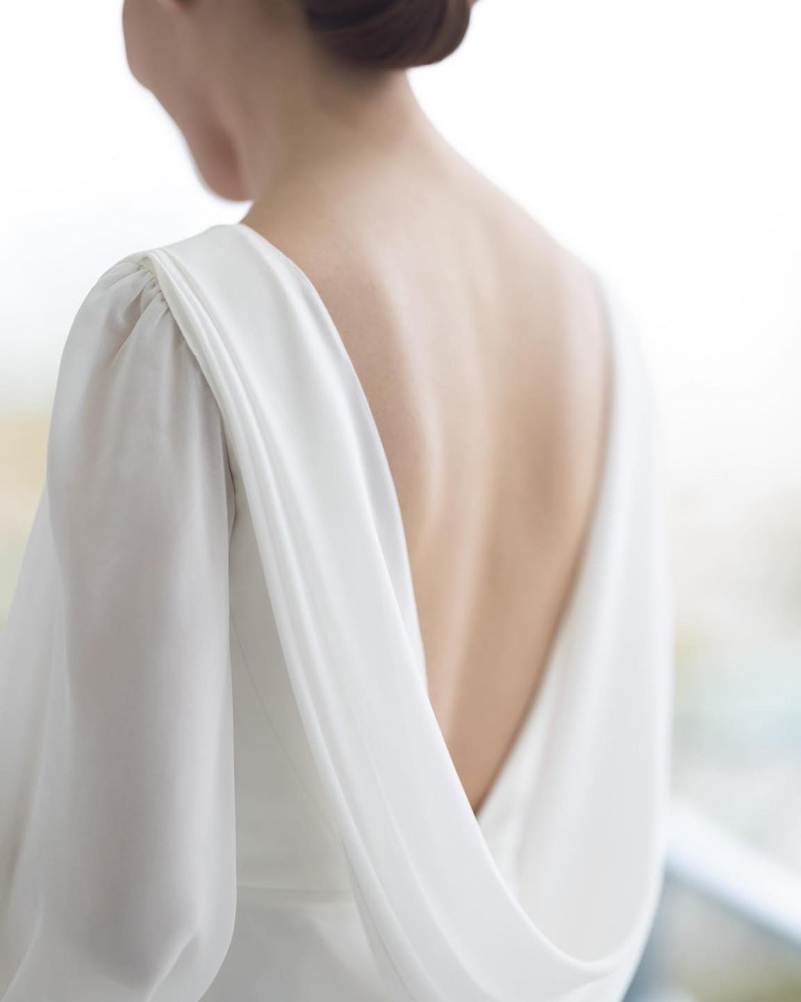 GEMS Privé - ชุดหมั้น V-neck long ruffle sleeved, cowl... | Facebook