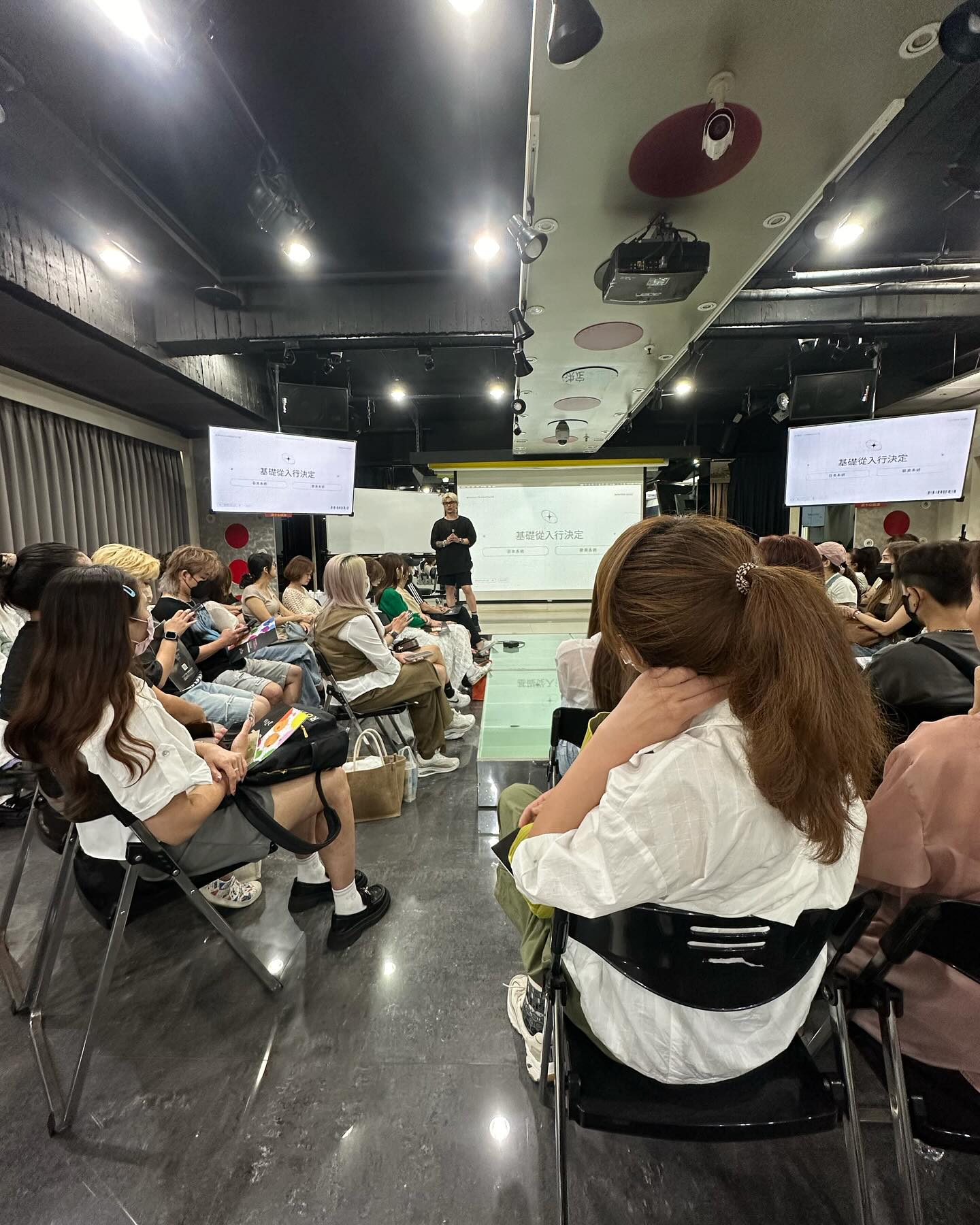 Idea hair salon 美髮設計 - Vicky | Changhua