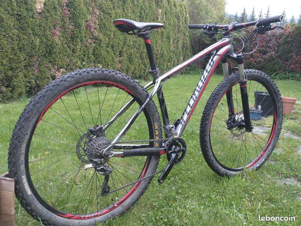 Stolen Specialized Crave Expert 29er bike in Guelph, Ontario with