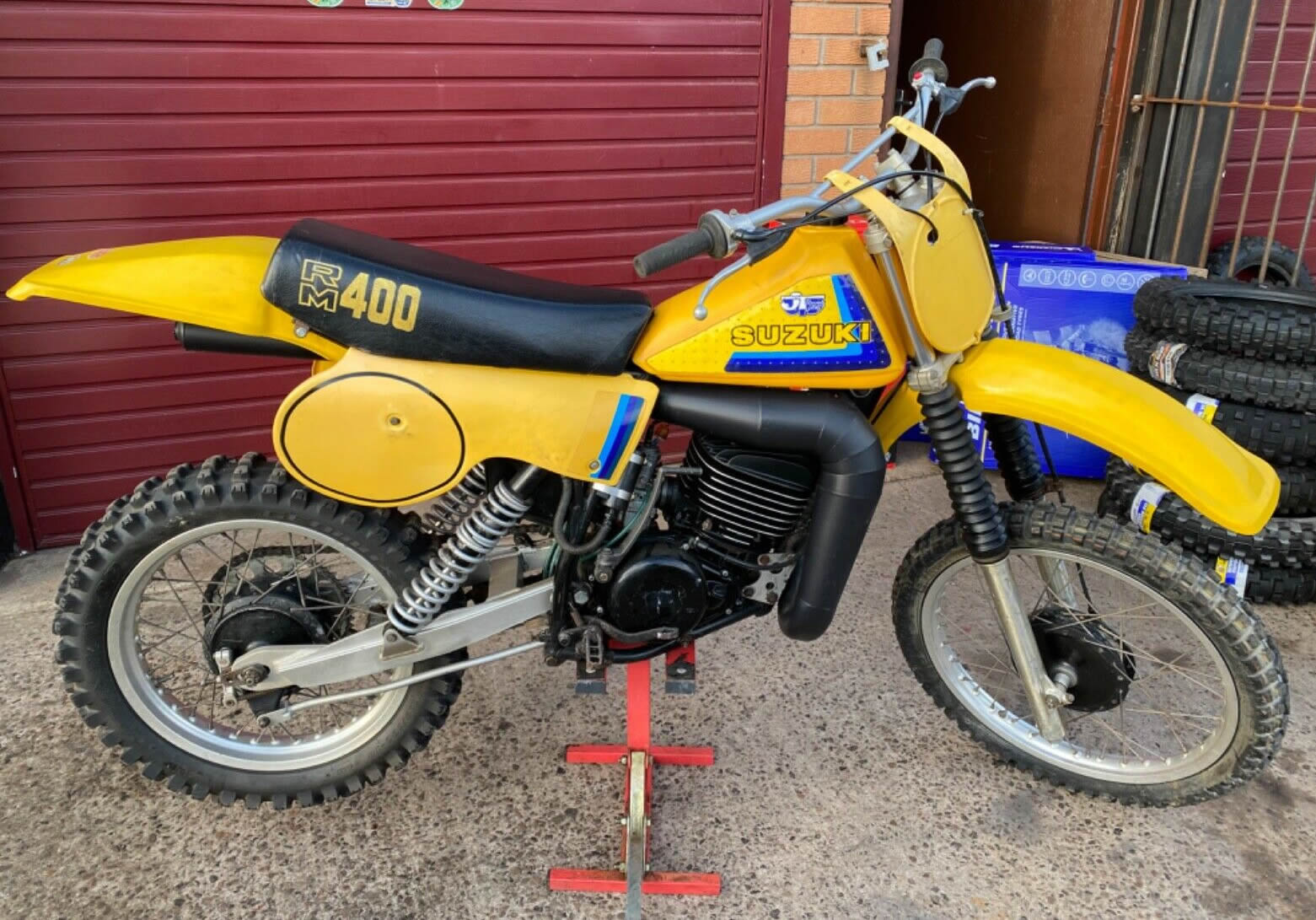 1979 Suzuki RM400 - (check out those Fox Shocks!) - just the job
