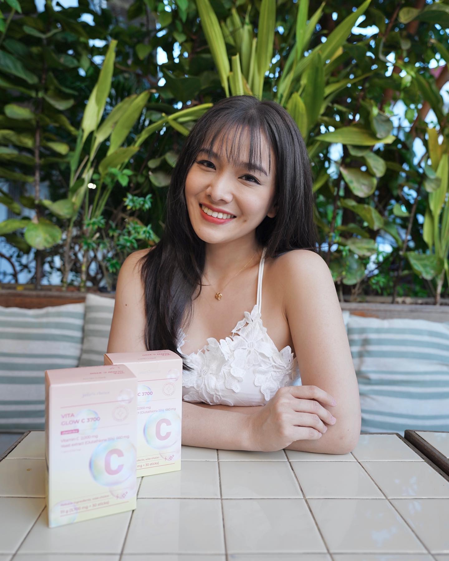 jpop idols glutathione before after Recently, my skin has been under alot of stress due to my hectic schedule and irregular sleep hours. 🥺 Luckily, there's Vitaglow from @julieschoice_global to save the day! 😍 Vitaglow is Korea's Future Public Health Leaders