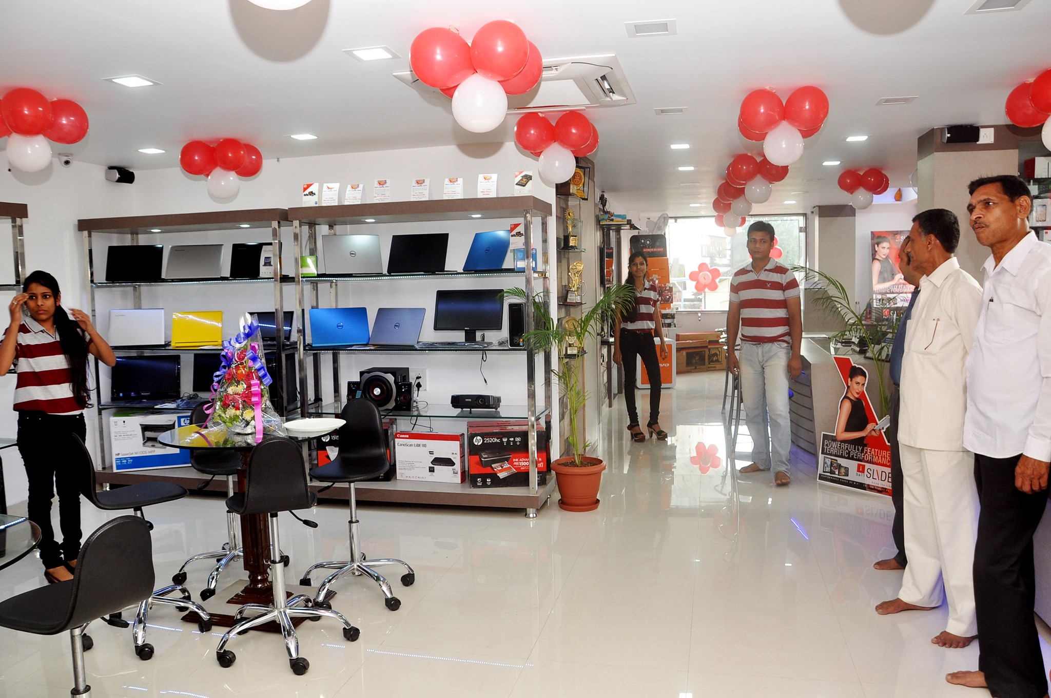Pioneer World of Computer | Jabalpur