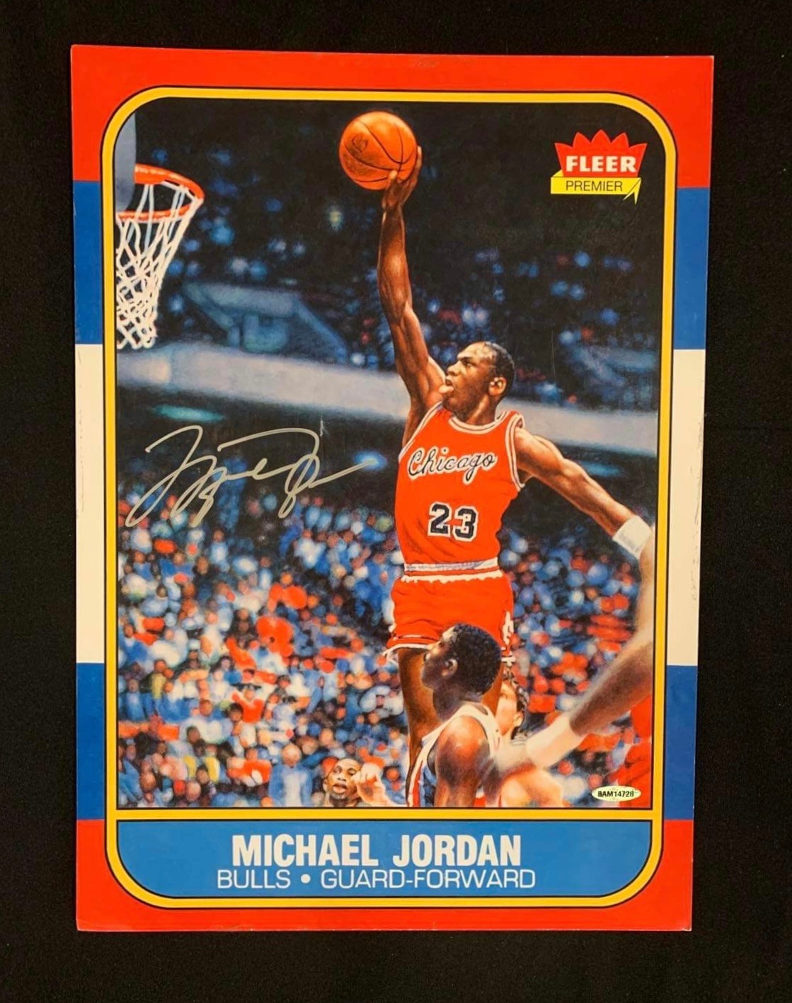 One of Michael Jordan's rarest on-card autographs 🐐✍️ Find this