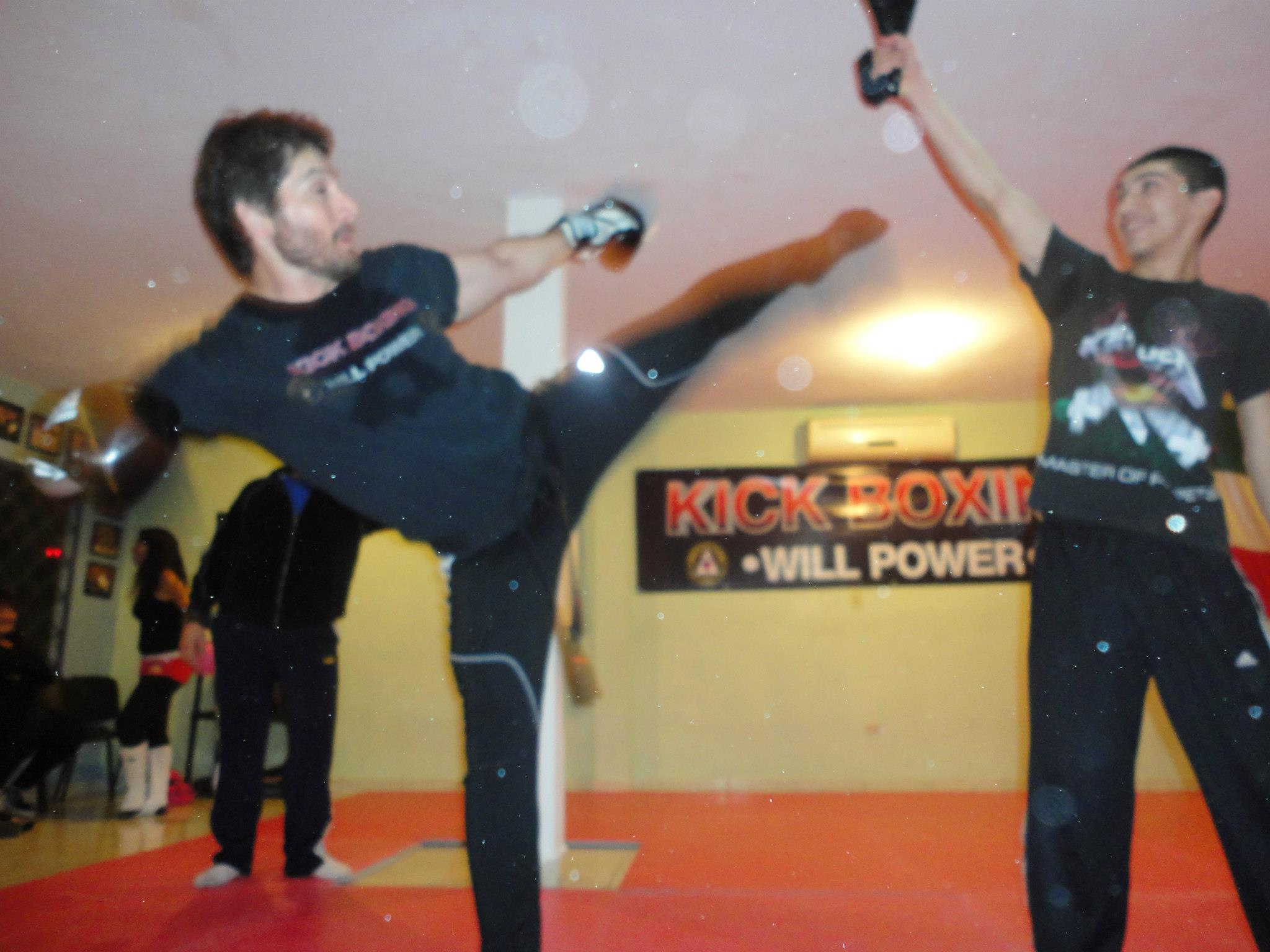 Kick - Gran clase de Kickboxing WillPower y defensa personal. Lunes ...