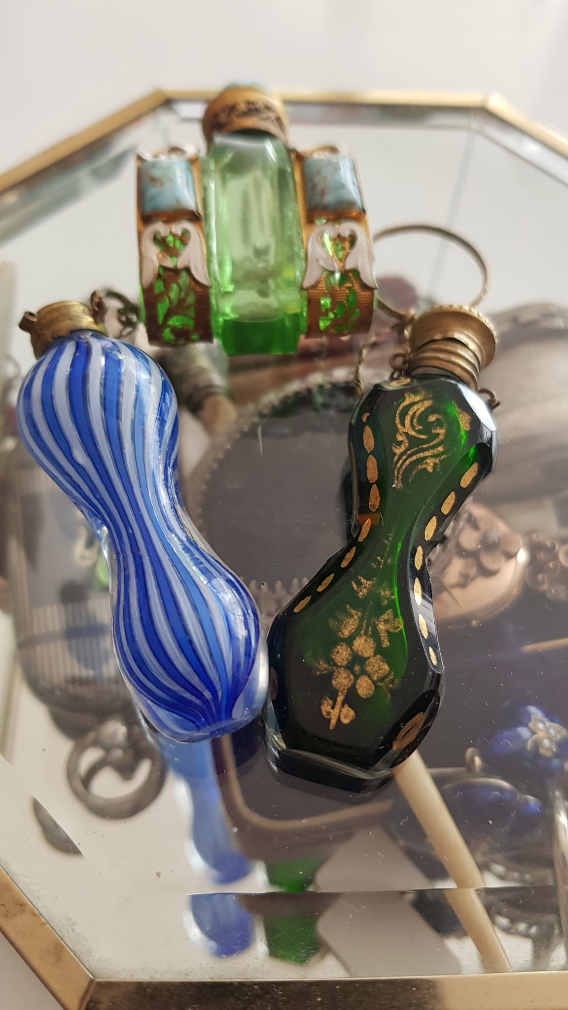 Victorian silver chatelaine scent bottle, c. 1890. 🌷