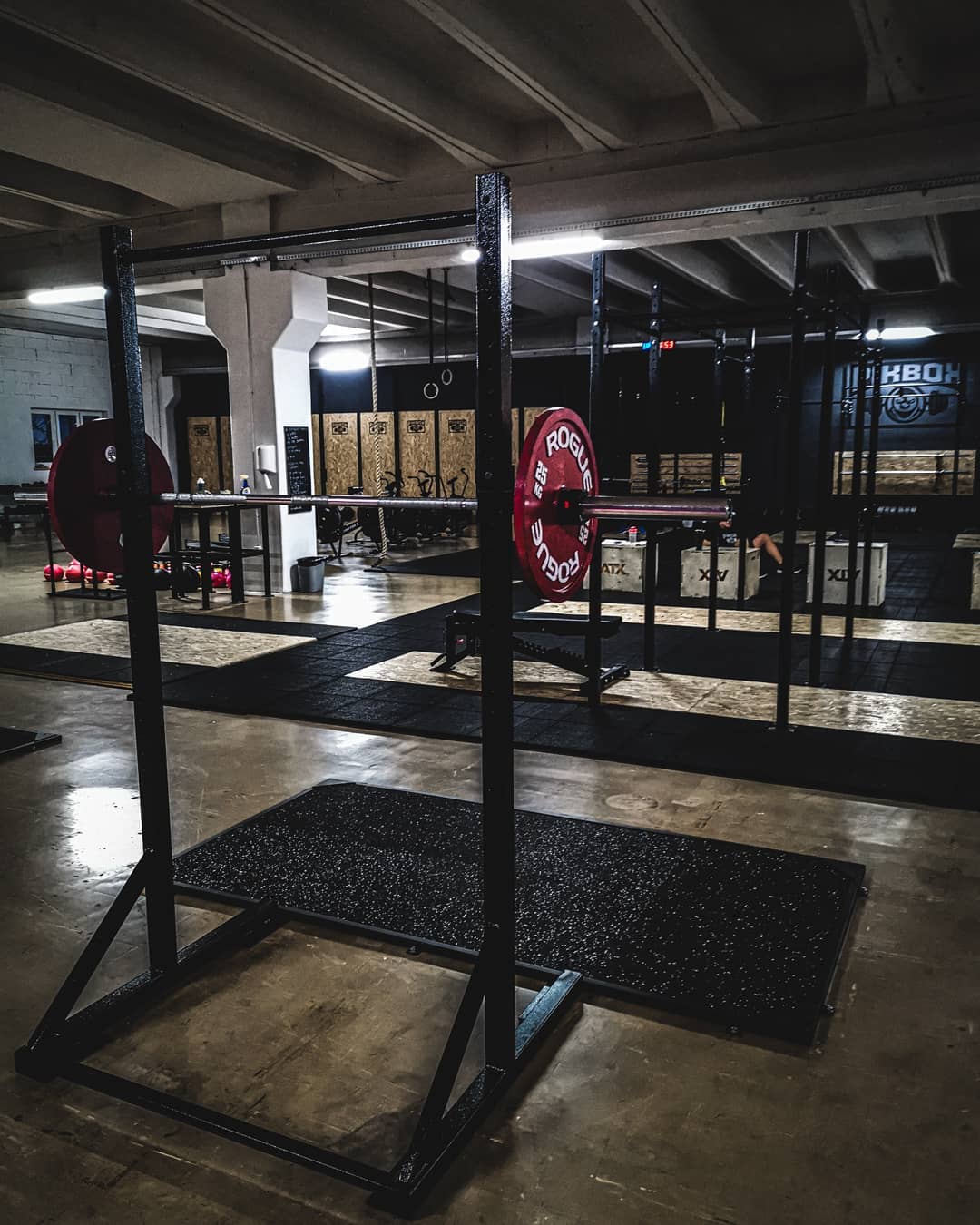 PIK BOX Gym - New Squat Stand and platforms are installed...