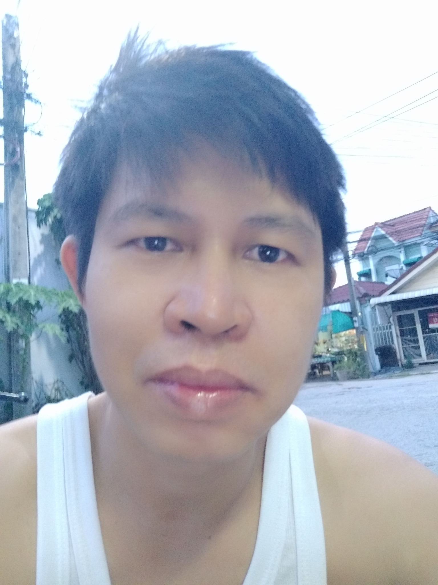 ยื่นยังเช