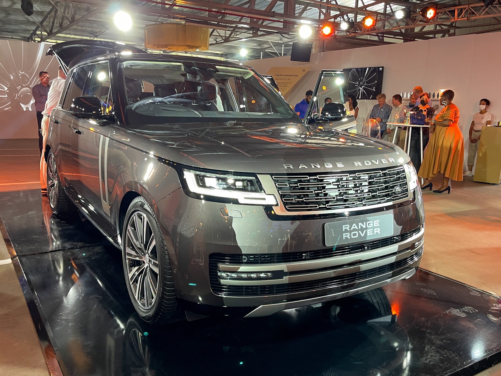 Zero2Turbo - The fifth-gen Range Rover has touched down in... | Facebook