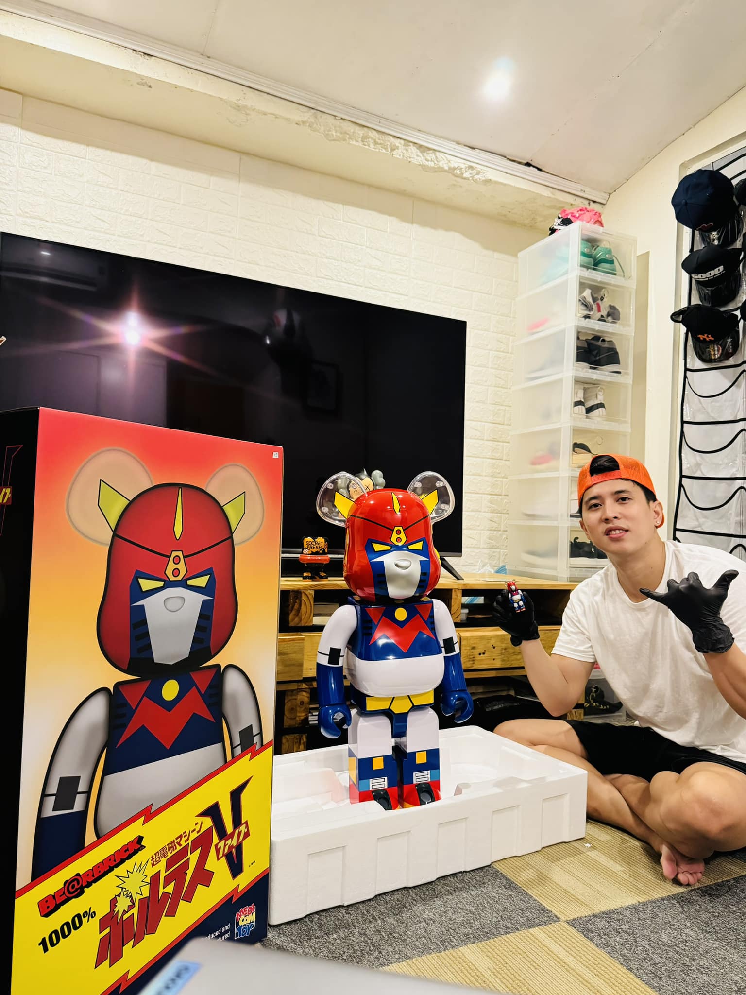 Done unboxing Voltes V Bearbrick 1000% 2-3 weeks eta. ORDER NOW!