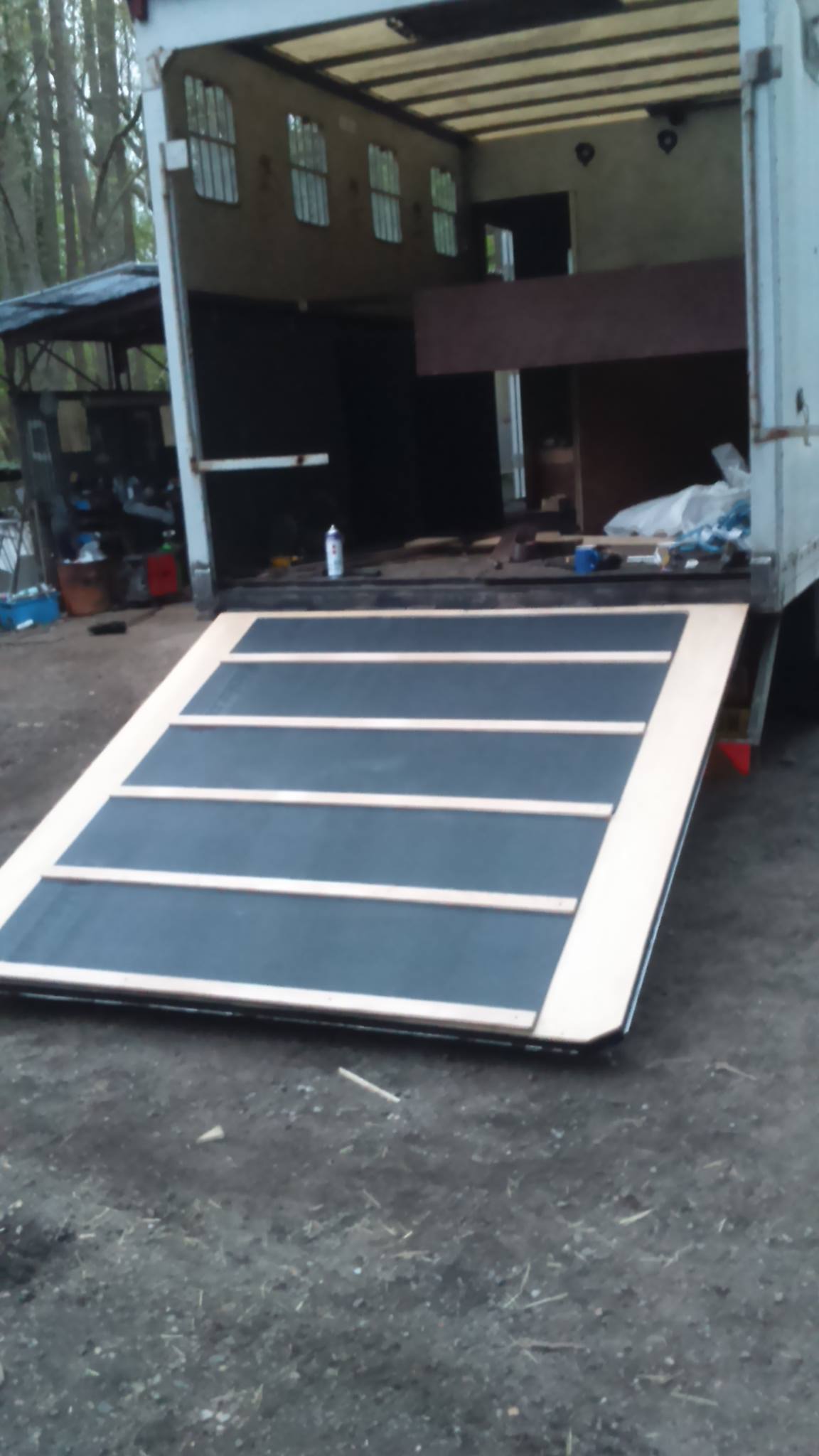 Part 1: Hi guys, this is the first video of a 3.5t box that came in for ...