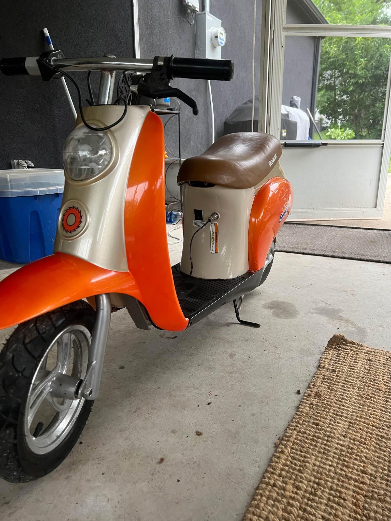 Sunkist razor moped - Scooters & Mopeds - Kansas City, Missouri ...