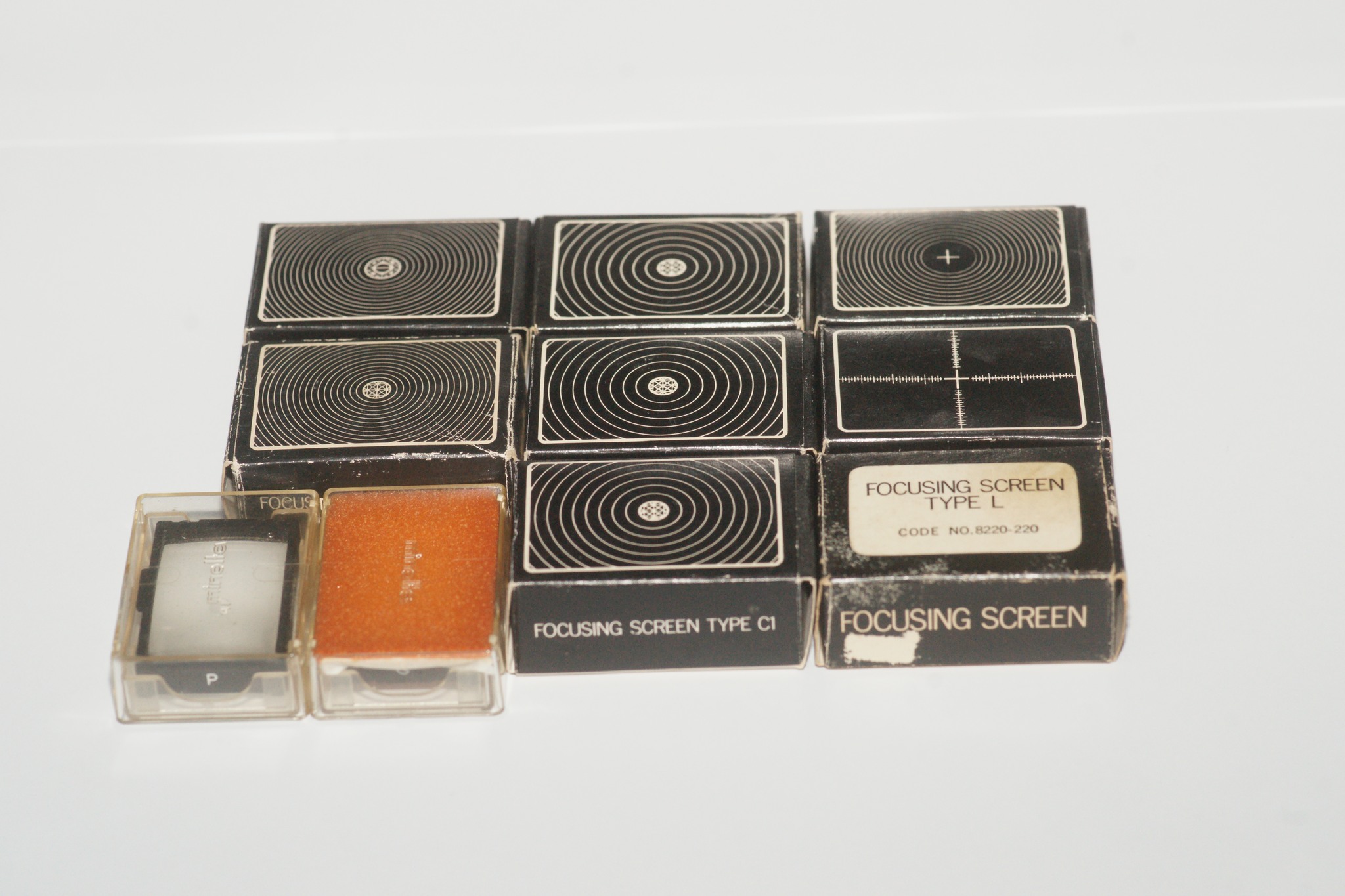 Did Minolta Maxxum/Alpha 9 have custom focusing screens?