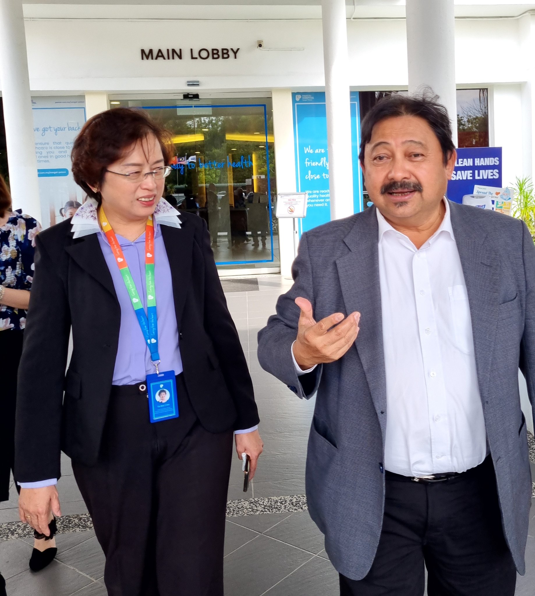 A visit by Tan Sri... - Pantai Hospital Sungai Petani
