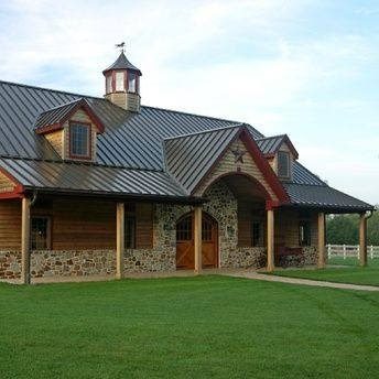 This house is making quiet country living look VERY tempting. 👀🏡 ...