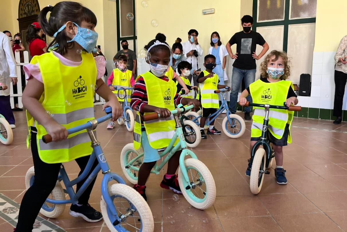 🚲🚲🚲... - Dirección de Cooperación Internacional. OHCH | Facebook