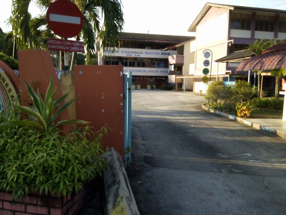 SMK Sultan... - SMK Sultan Salahuddin Abdul Aziz Shah