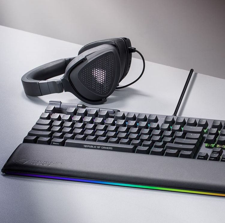 RGB lover? 🔴🟢🔵 Check out the RGB... - ASUS Republic of Gamers