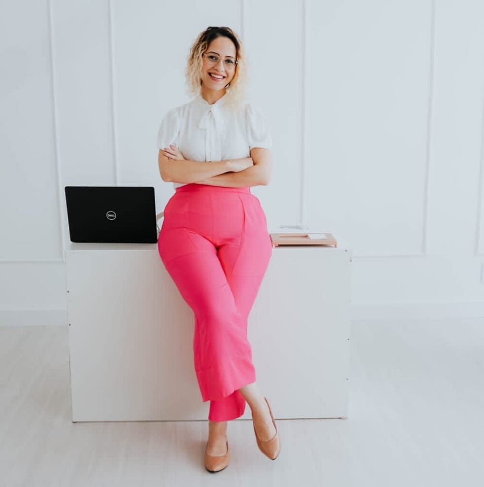 Tem presente no... - Carolyn Jutkoski - Marketing Digital