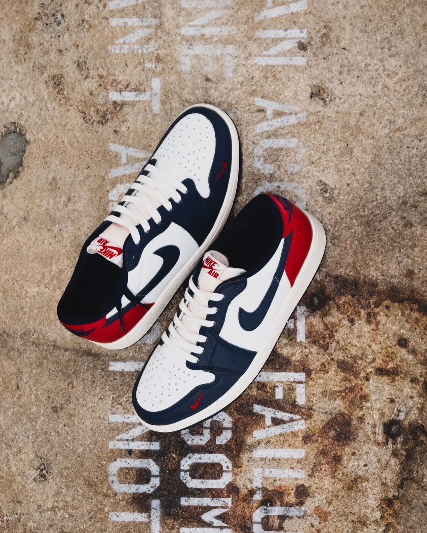 NOW ON SALE】 AIR JORDAN 1 RETRO LOW OG hq2993-100 ¥20,900-(tax 