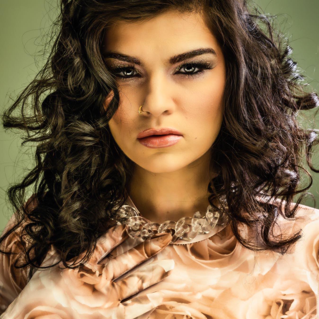 Rosa - Fabulous Headshots! ⭐️ Model: @_lilmisunshine Beautiful Necklace ...