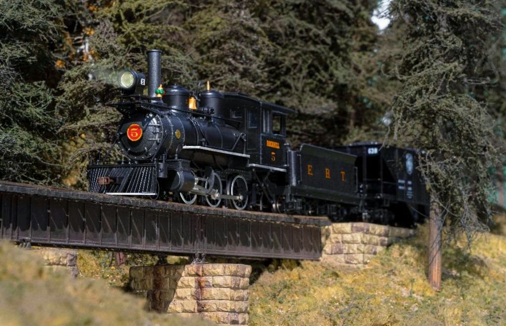 Vintage On3 2-6-0 locomotive models