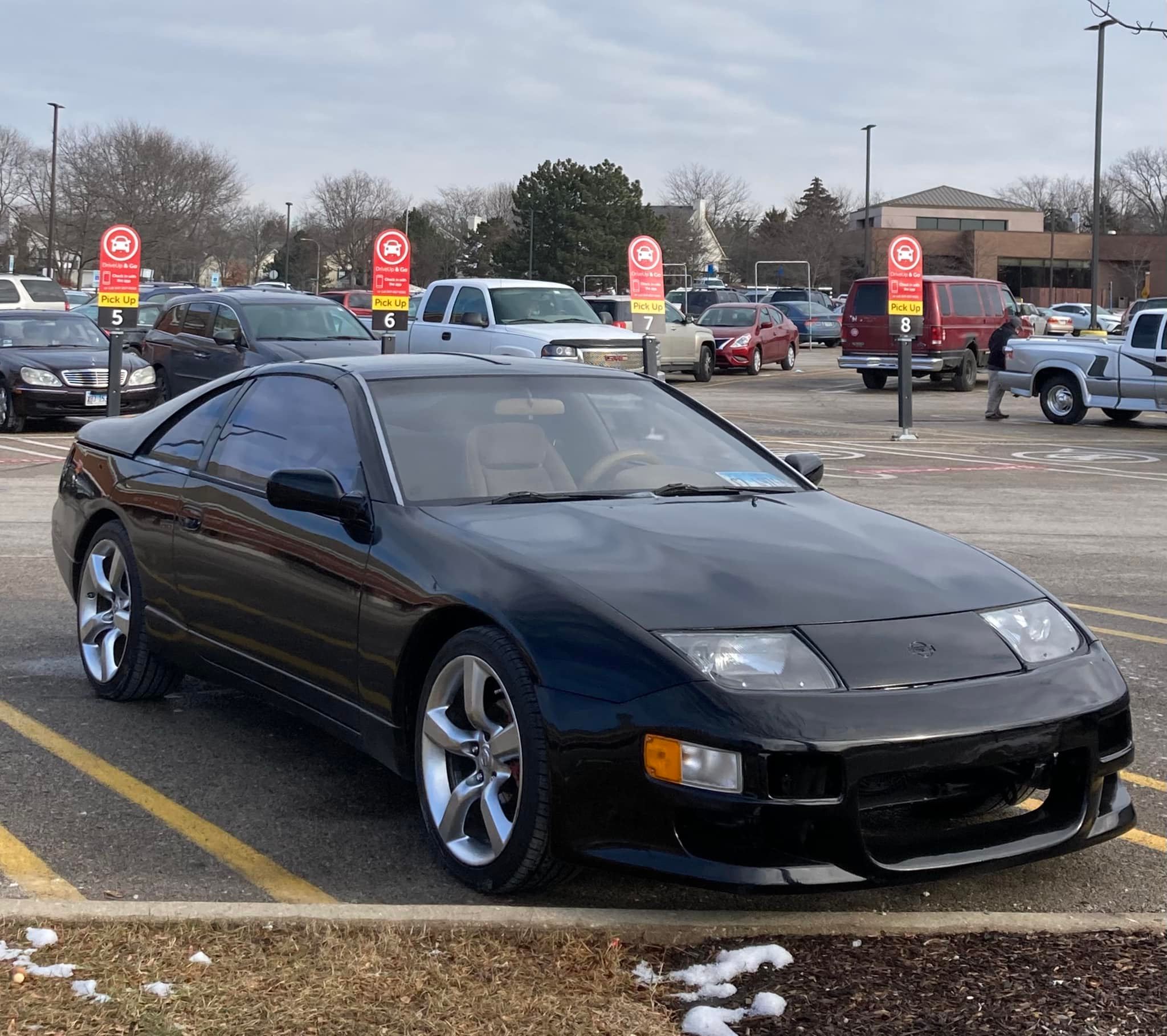 Local car show: 300ZX on 350Z wheels 👌