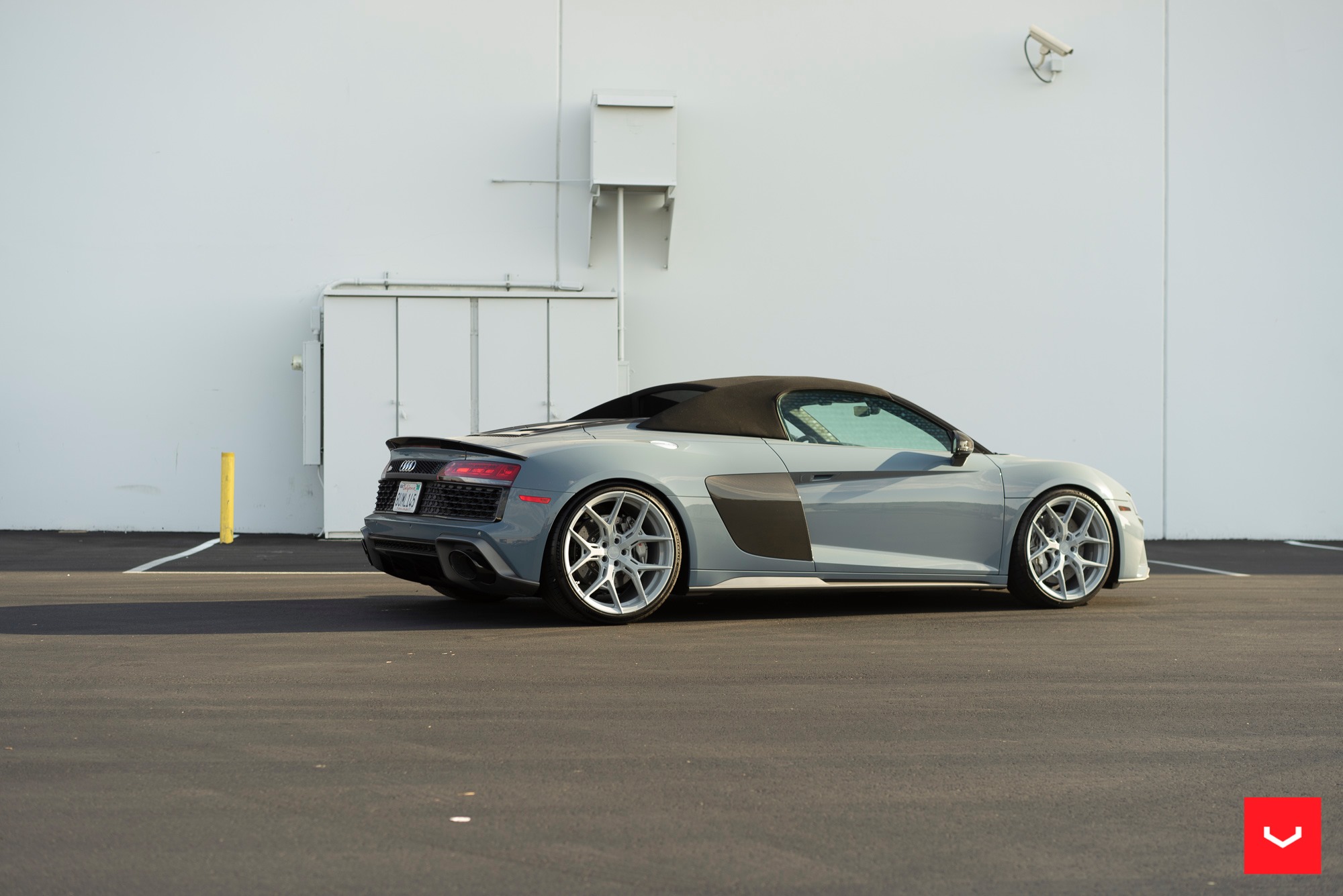 Audi #R8 equipped with our #Vossen HF-5 wheels in a custom finish