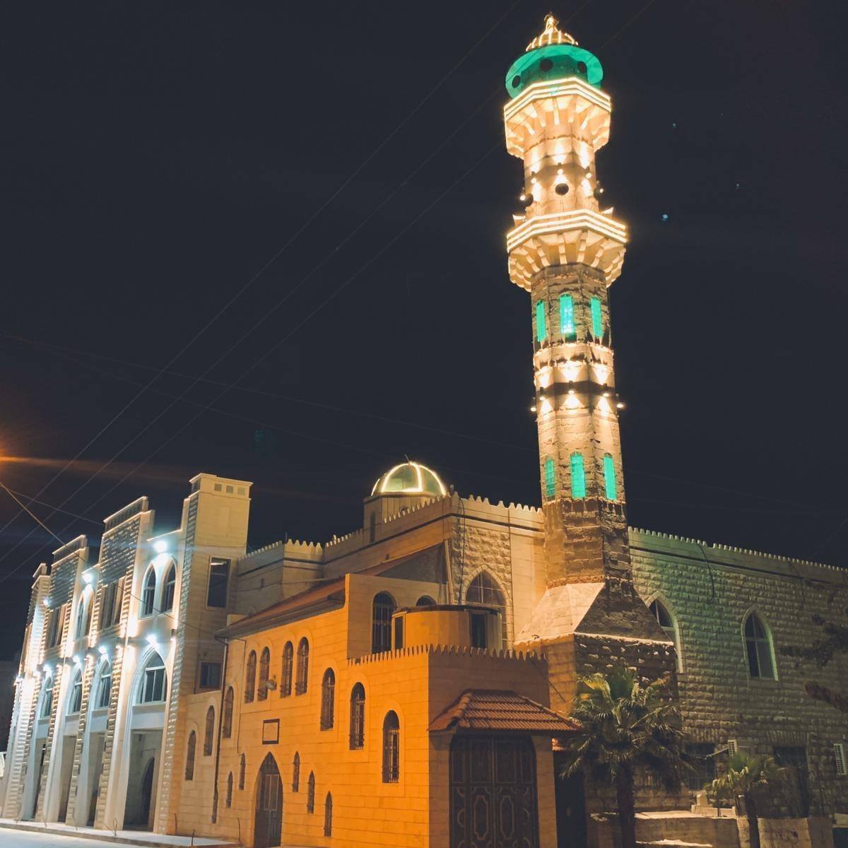 مسجد النبي يونس عليه السلام/ حلحول - ملابس المرأة تحكي تربية أبيها ...