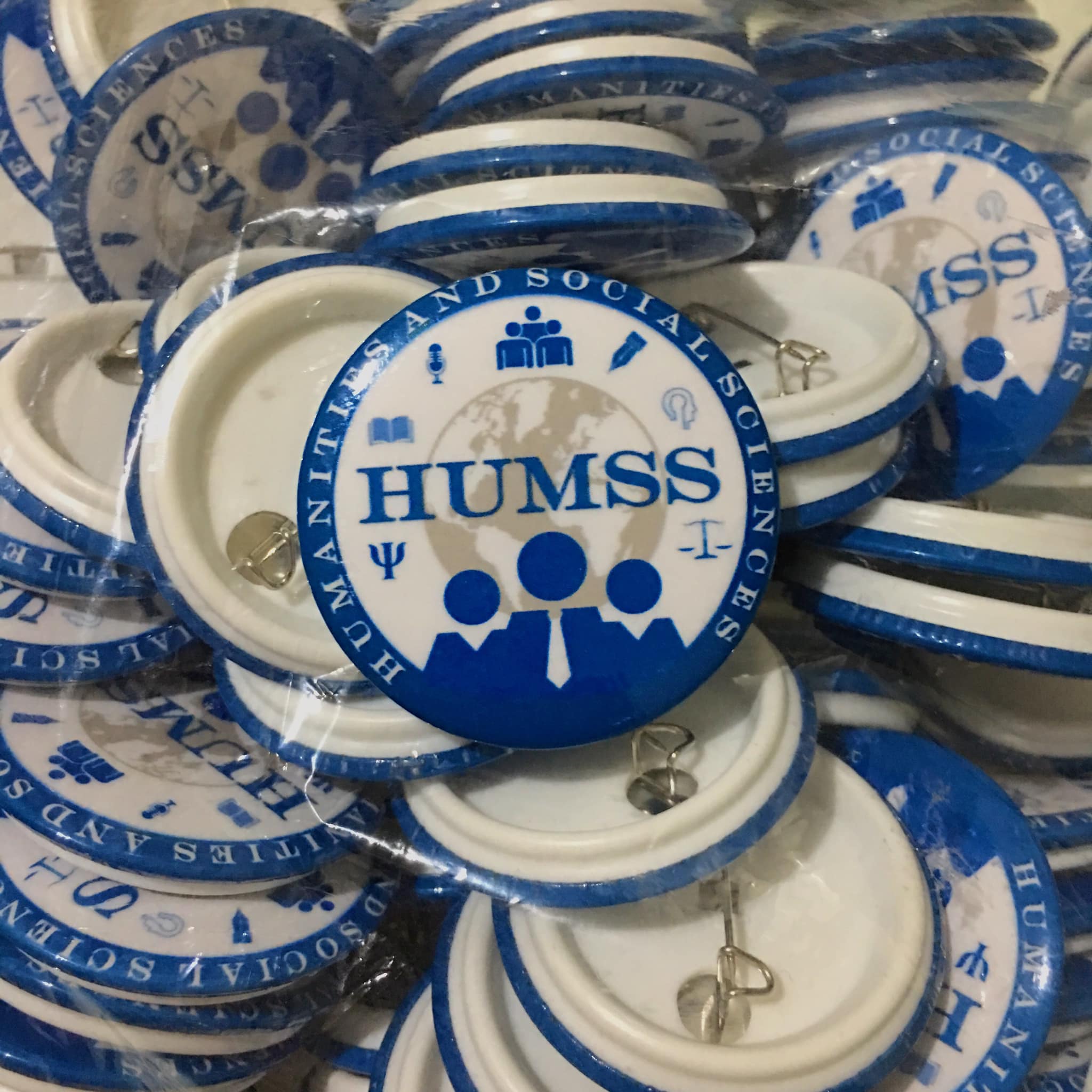 Saan aabot ang 30 pesos mo? Humanista pins batch one are out! Don’t ...