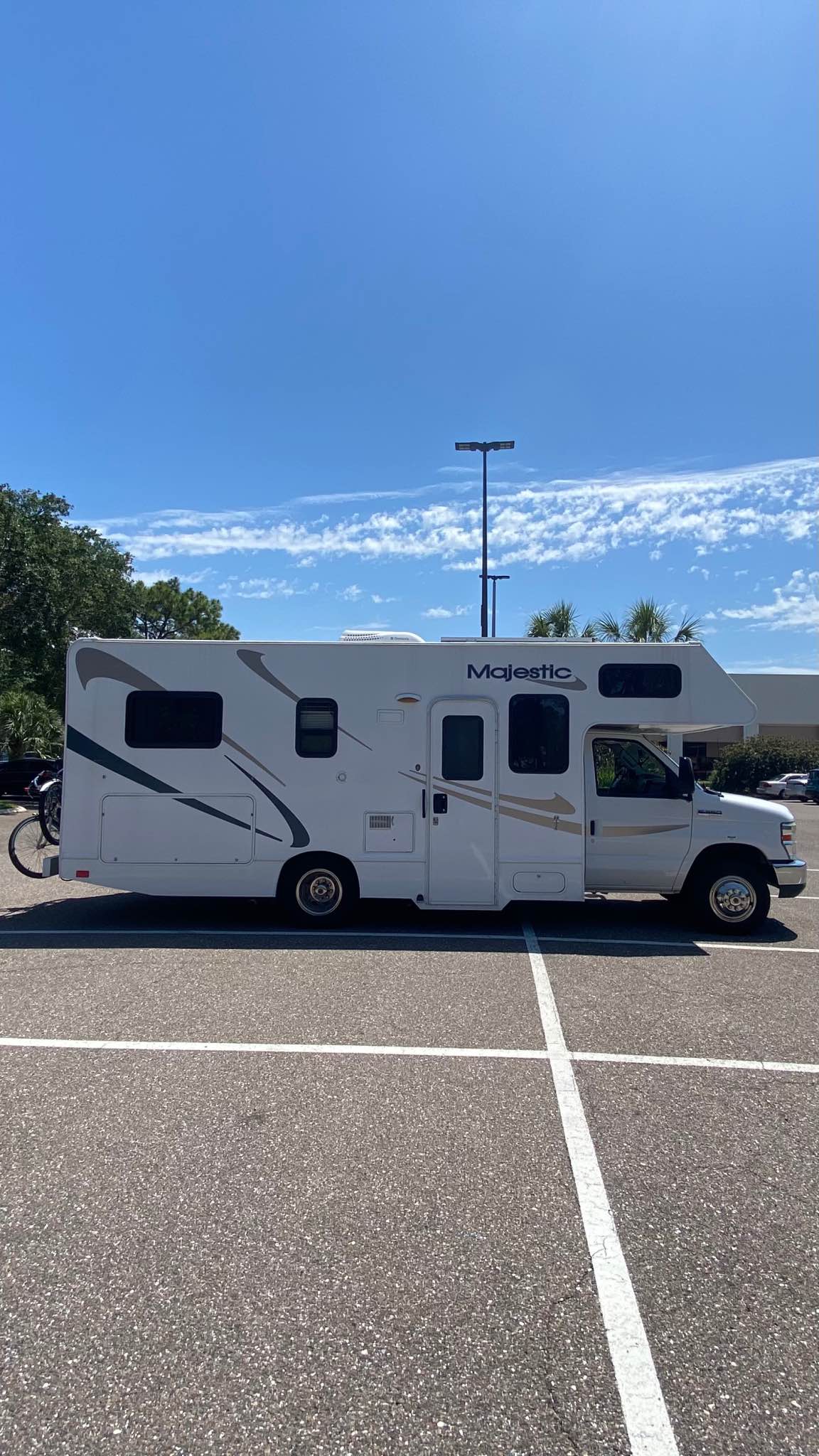 2010 Thor Motor Coach Four Winds Majestic