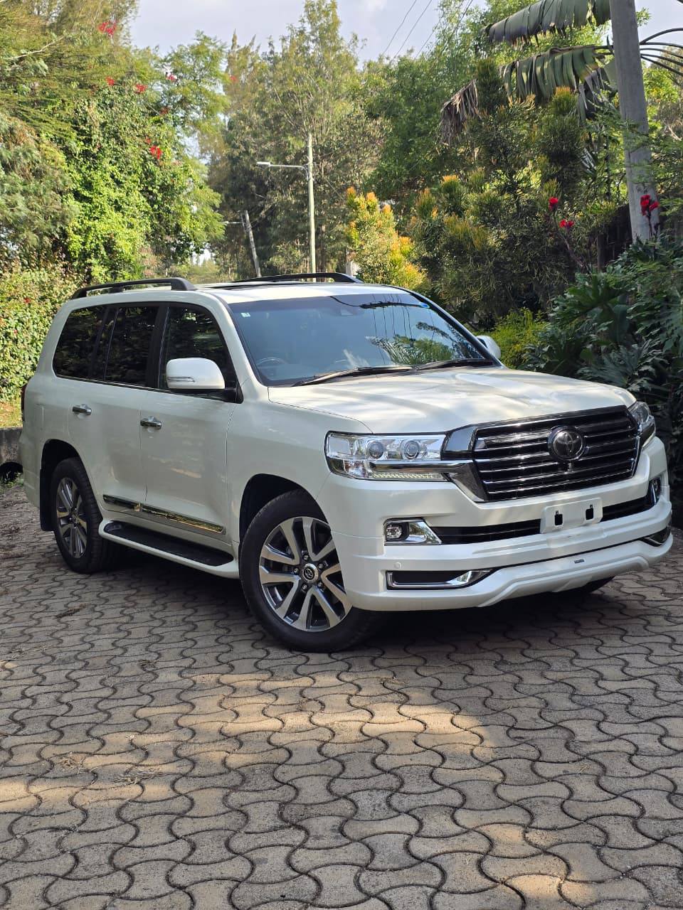 2019 Pearl White Toyota Land Cruiser ZX V8, 4600cc Petrol(304Hp