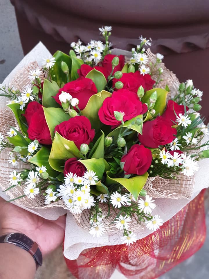 15 pcs Red Roses that... - Fleur & Designs by UCreates | Facebook
