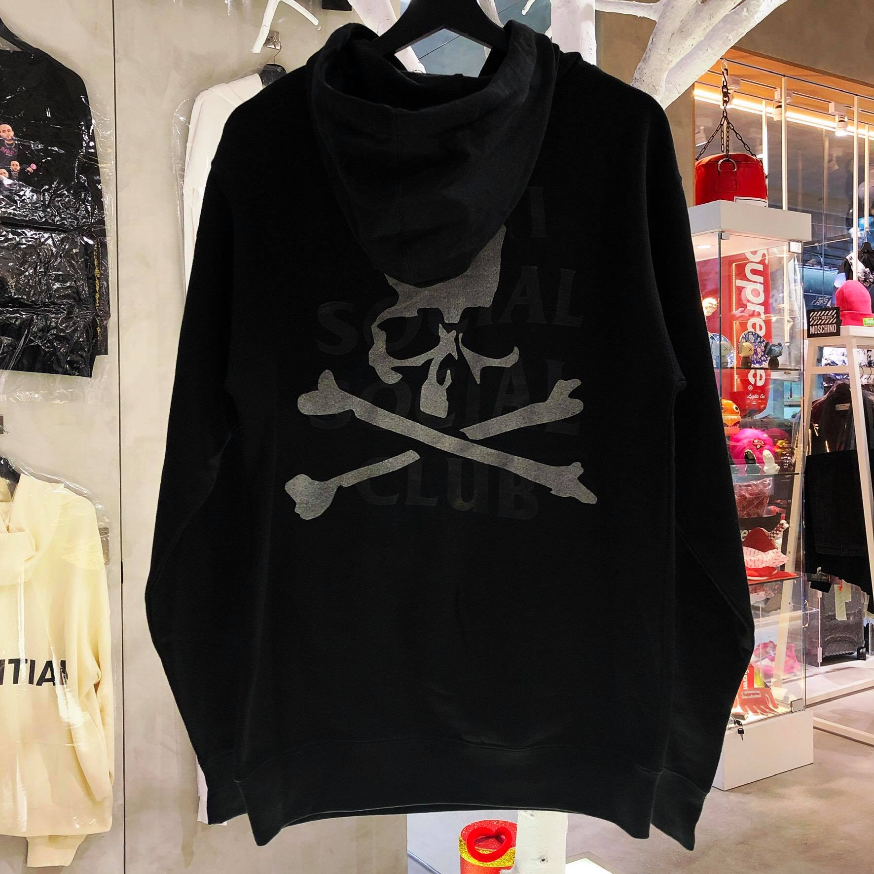 Fusion Store - 敲碗肯定比Off-White還久的品牌 ️「Master Mind」抵達店內了 ️... | Facebook