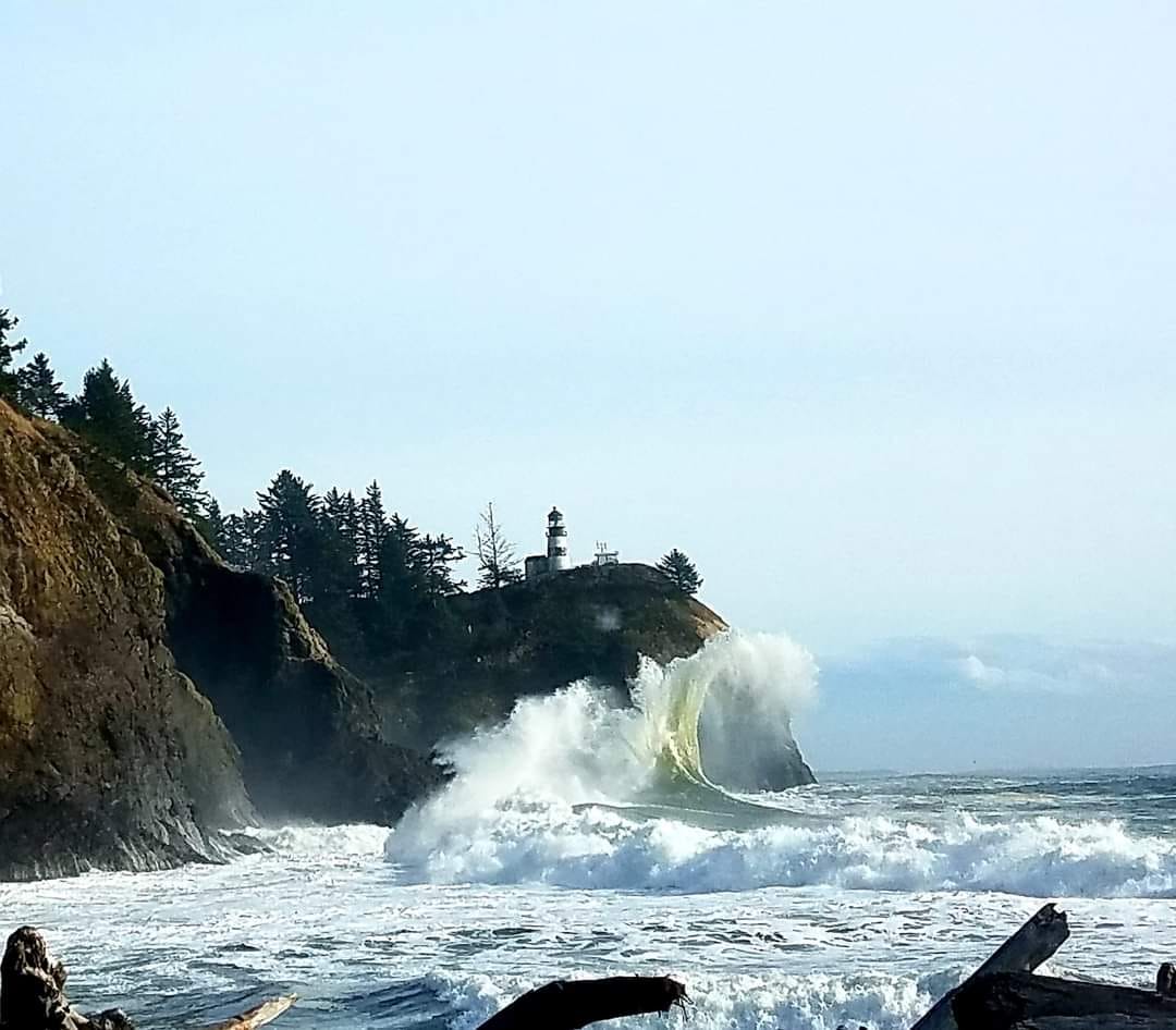 Tides West Neighbors & Columbia River Gorge Scenic Area | Long Beach WA