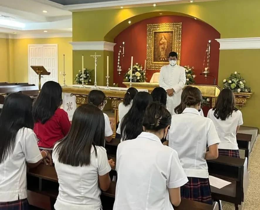 Colegio APCE - La Floresta... - Colegio APCE - La Floresta