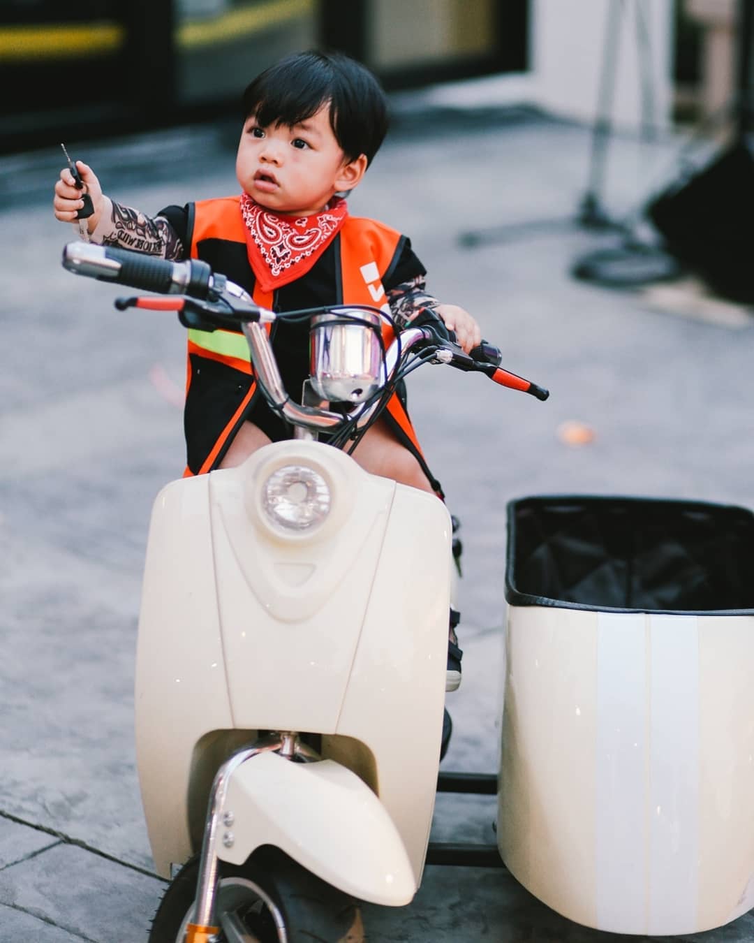 Ryukidsshop รถไฟฟ้าพ่วงข้าง รถป๊อปพ่วงข้าง Scooter Chopper added a new ...