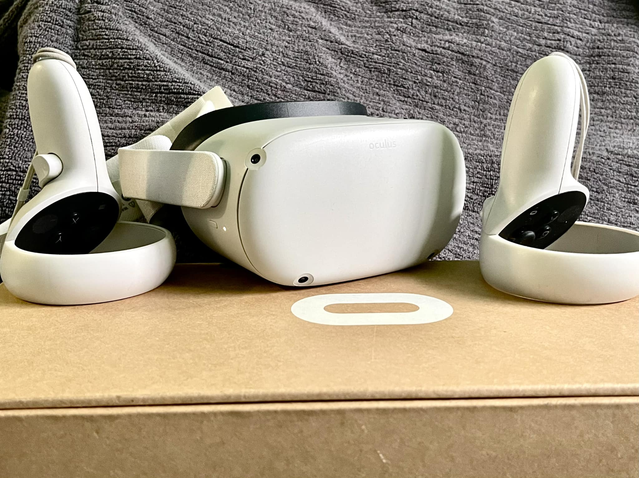 Oculus Quest 2 256GB without charger for sale