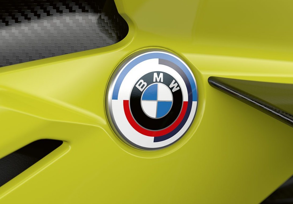 Bmwエンブレム Facebook