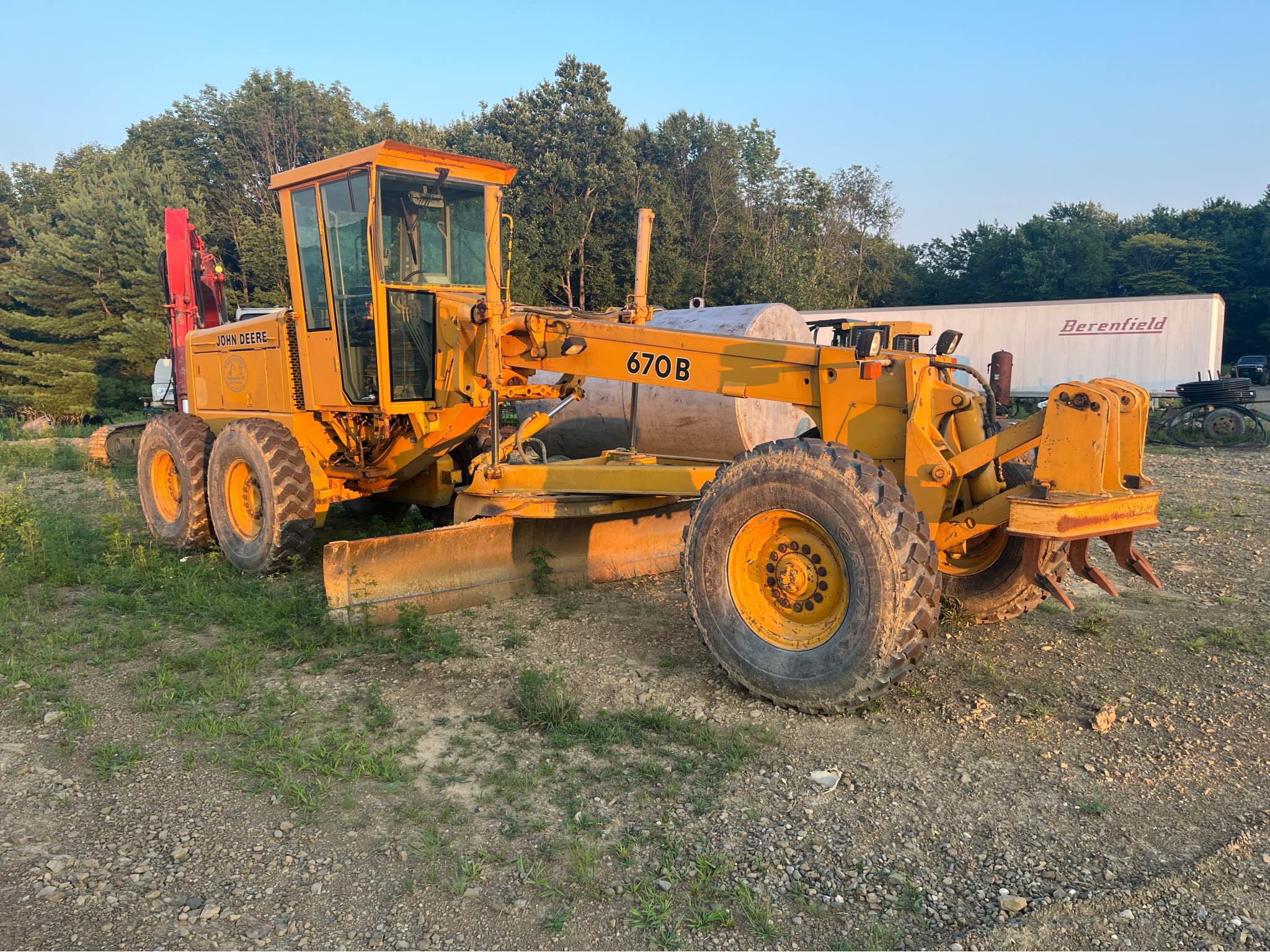 1989 John Deere 670b
