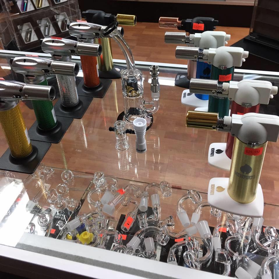 gangster bar 7000 puffs disposable vape 17 flavors #ALIBABASMOKESHOP #vapeshopnearme #vapeshop #gangsterbar7000 Flavor:Cereal Milk (Sativa) Breeze Stratus 15k 0% voopoo pod kit cheap uk