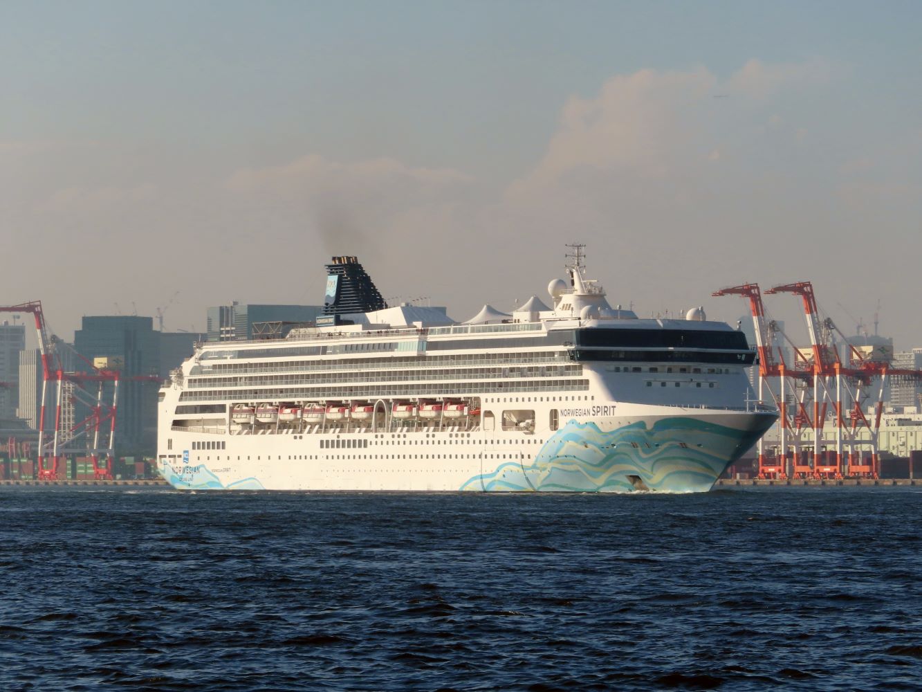 2022.06.01 (Wed) Tokyo Port . Japan 白嶺 R.V. Hakurei
