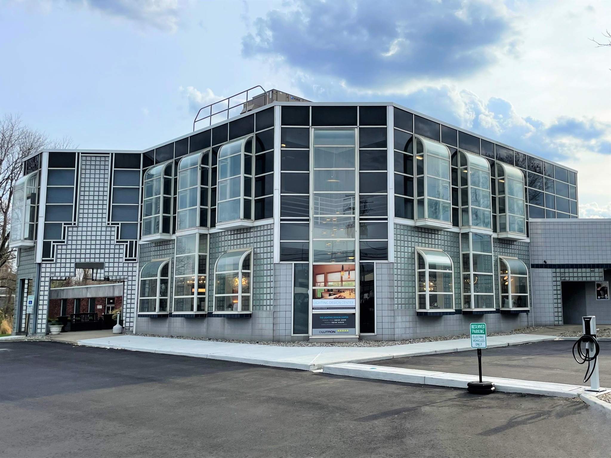 The Lighting Design Center... - The Lighting Design Center