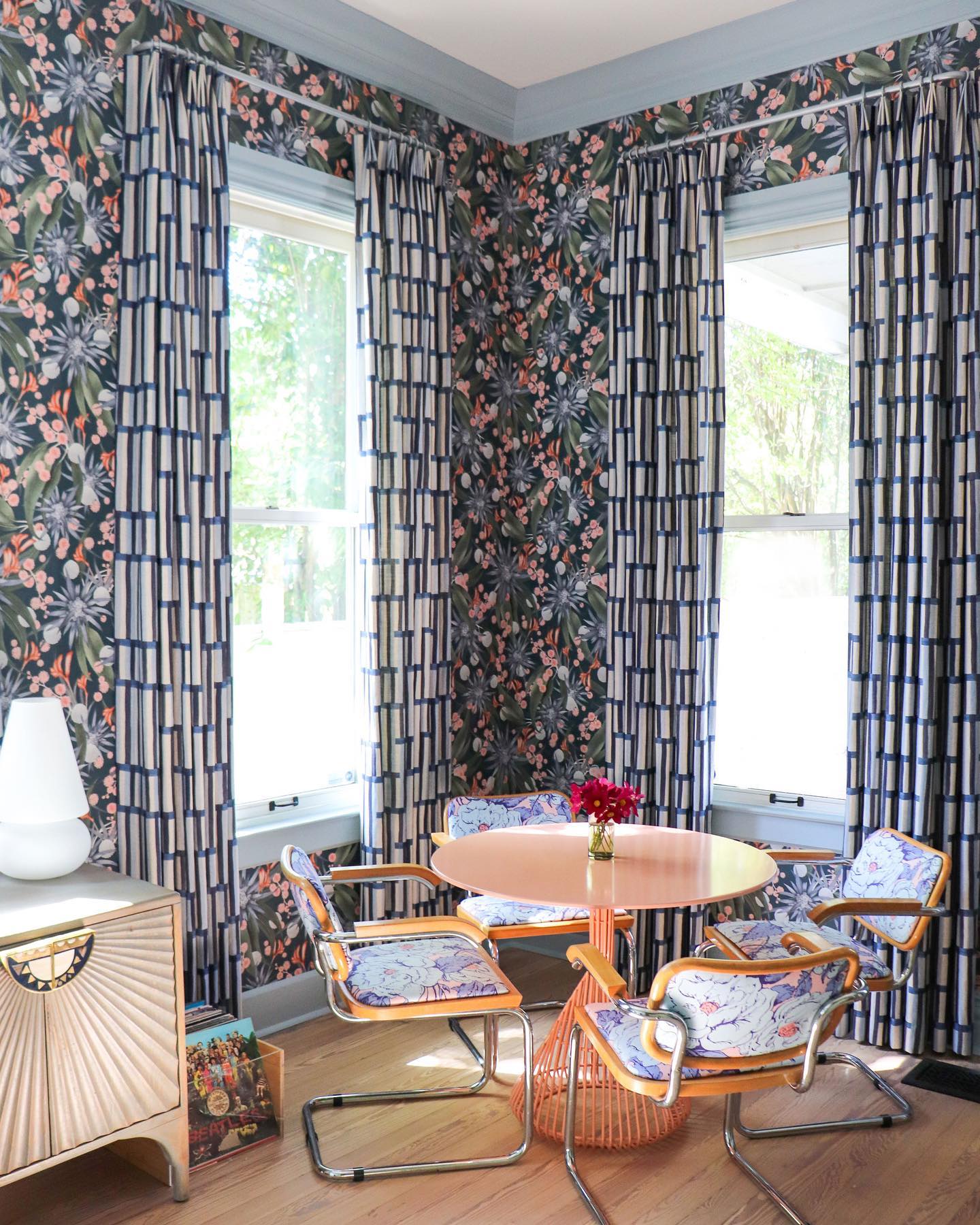 Louise Jones - The beautiful dollhouse home of the...