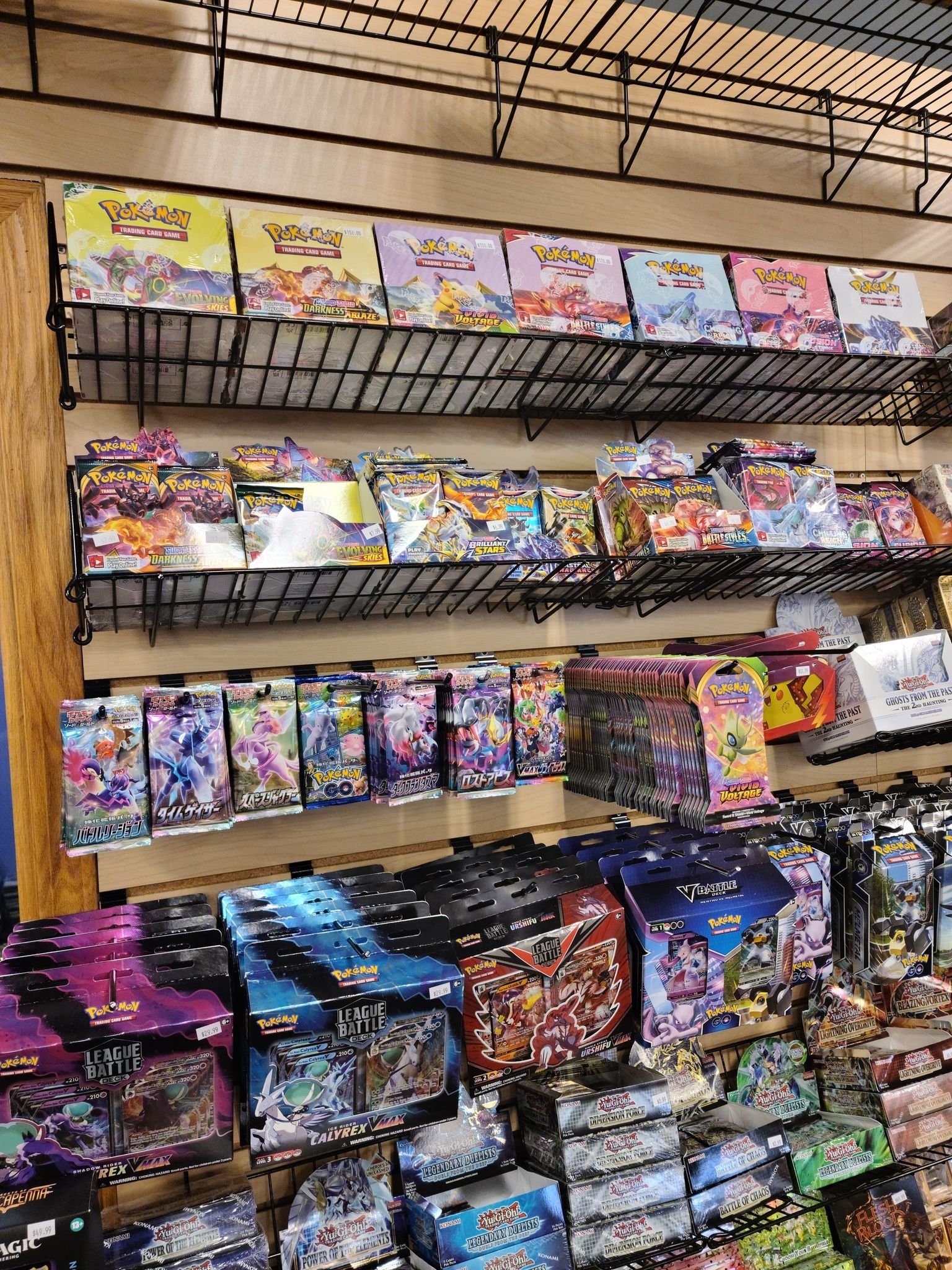 chicago pokemon card shops Mega Evolutions Sleeved Booster Pack – Collectors Where are Pokémon card shops