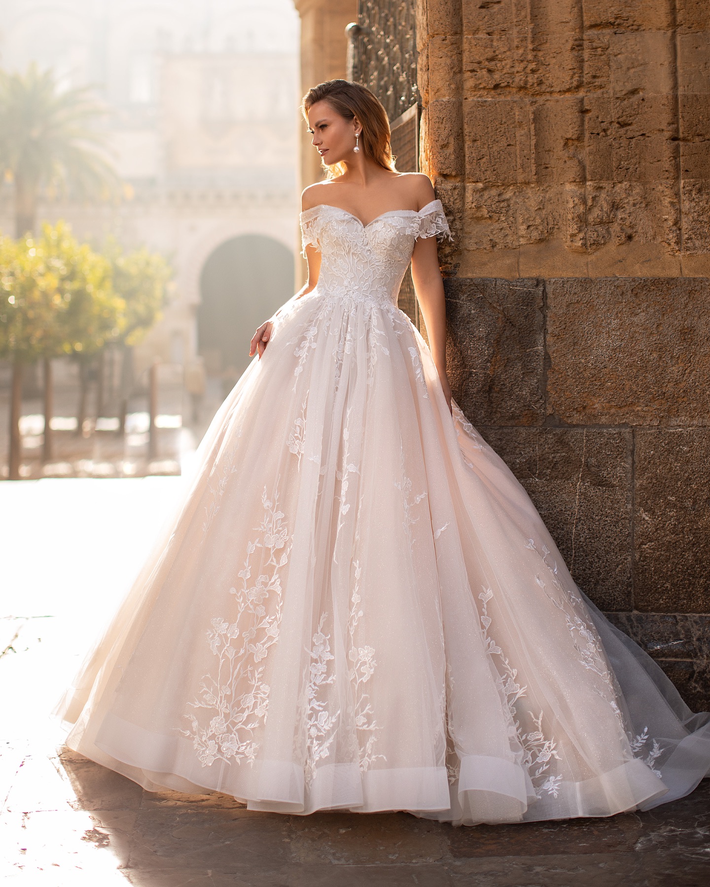 Robe De Mariée Lussano Bridal Grise - Taille 36 - Longue, Sans Manches - Occasion Très Bon état