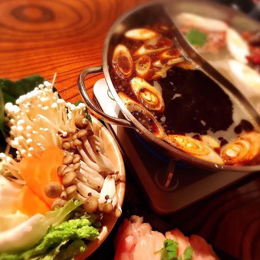 火鍋 W - 木曜会の皆様 火鍋Wをご利用誠にありがとう御座いました😊 火鍋と楽しい演奏でもヒートアップし暑く💦楽しい🎉夜でした💞 https ...